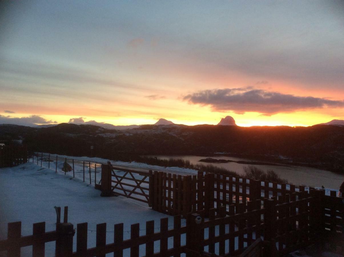 Апартаменты Achmelvich View Self Catering Лохинвер Экстерьер фото